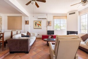 Villa, Multiple Beds | Private kitchen | Fridge, oven, stovetop, dishwasher - 4 Bedroom Villa With Private Pool Near Beach (Oroklini)