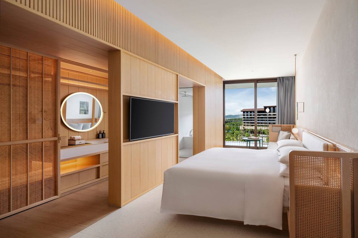 Down duvets, minibar, in-room safe, desk