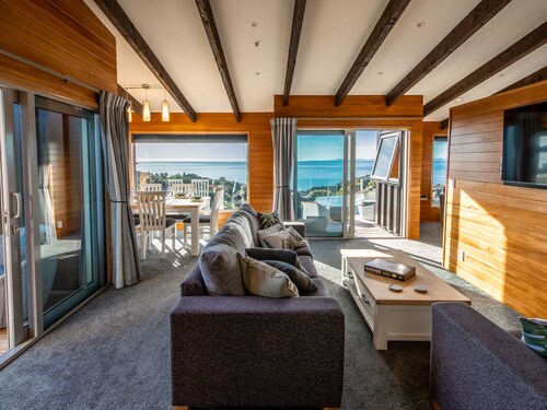 Roydons – Kaiteriteri Upstairs Holiday Unit