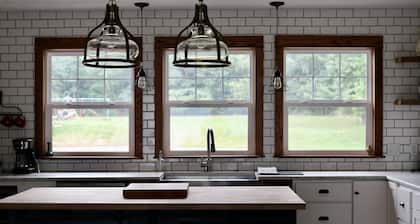 Quiet Country Escape - 15 Minutes to Notre Dame