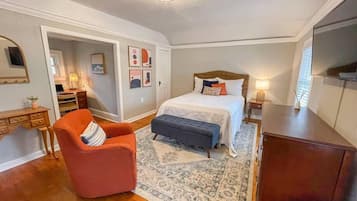 1 bedroom, travel cot, WiFi, bed sheets