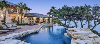 Panoramic Views! 180' of Lake Travis - March, April & June 2026 specials