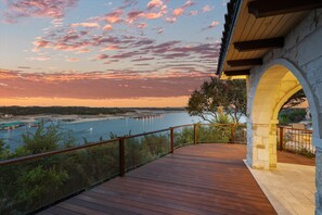 Terrace/patio - Lakeside Estate · Sleeps 20 · Infinity Pool & Boat Slip · 180' View (Lake Travis)