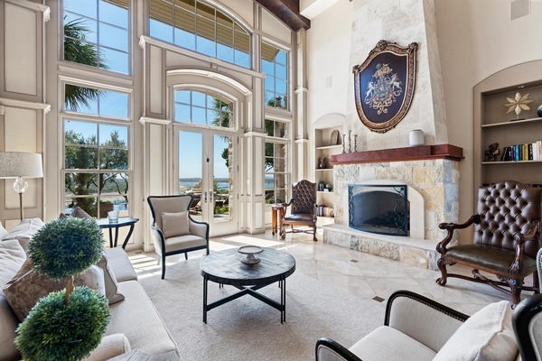 Smart TV, fireplace, DVD player, books