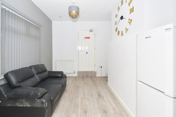 Townhouse @ 115 Walthall Street Crewe