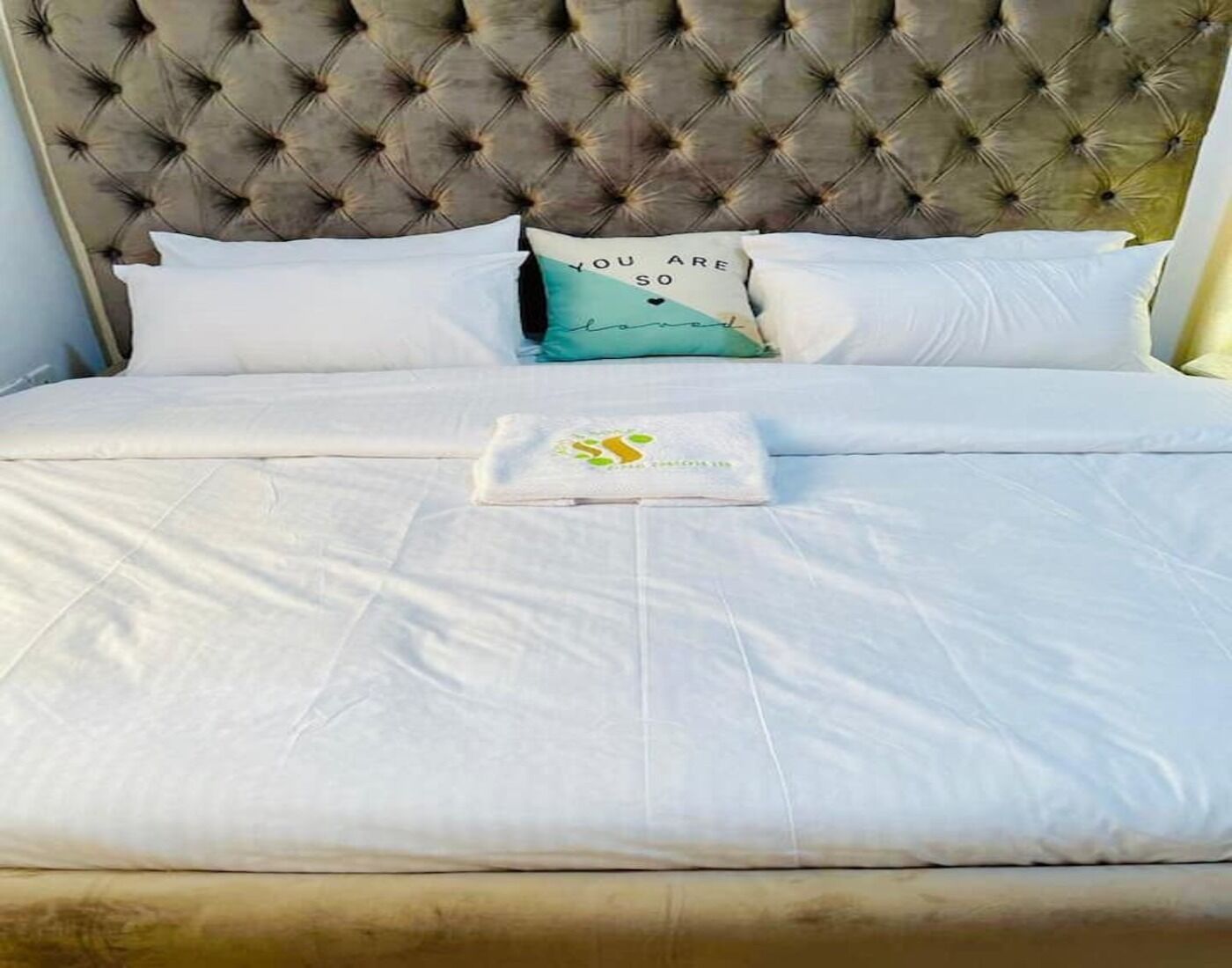 6 makuuhuonetta, ilmainen Wi-Fi, vuodevaatteet