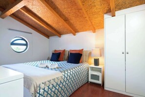 1 bedroom, iron/ironing board, WiFi, bed sheets - Central Duplex Porto House by HostWise (Porto)