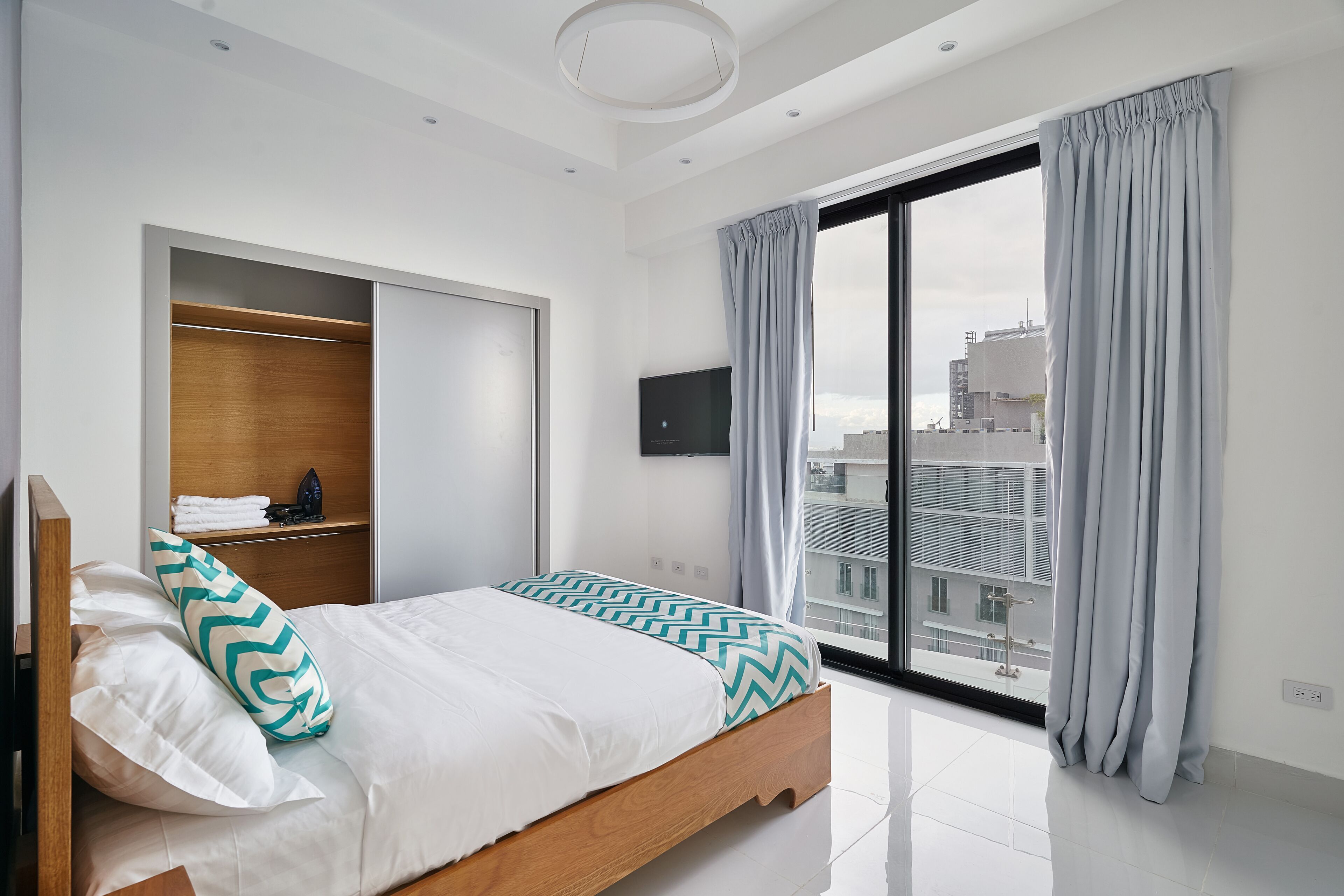 Egyptian cotton sheets, premium bedding, down duvets, in-room safe