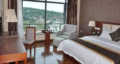 Qingtian Boutique Hotel (Zhaotong Fengxia Road)