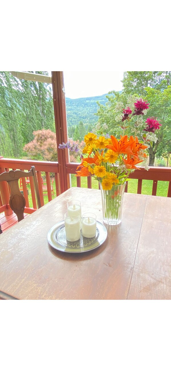 Outdoor dining