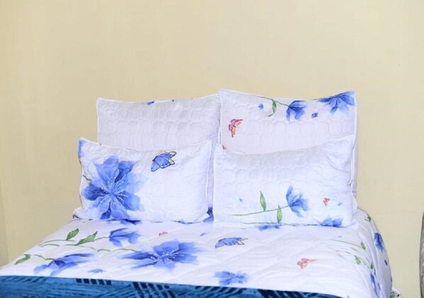 1 slaapkamer, een strijkplank/strijkijzer, gratis wifi