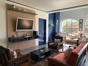 TV, fireplace, DVD player, stereo