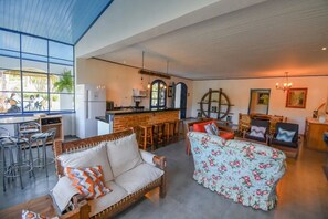 TV, fireplace, DVD player, stereo