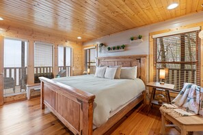 3 bedrooms, individually decorated, individually furnished, free WiFi - The Real Mccoy Stunning Views w/ Private Hot Tub (Sevierville)