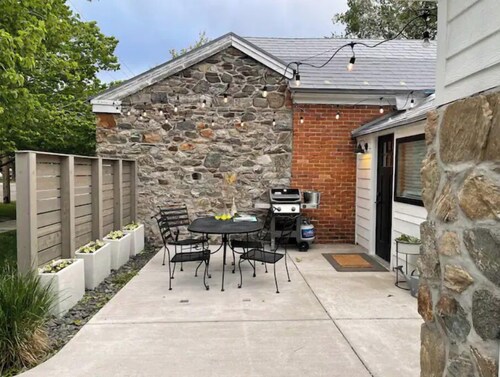 CHARMING 1870 Three bedroom FARMHOUSE