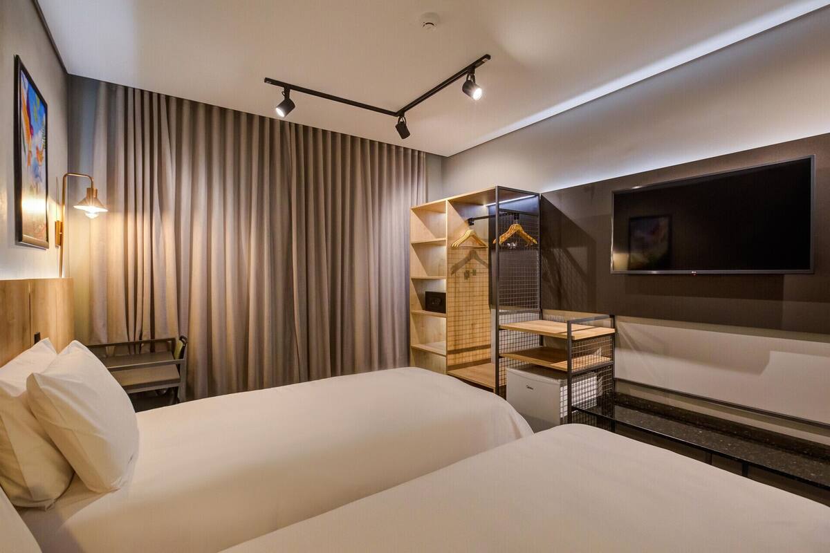 1 Schlafzimmer, Minibar, Zimmersafe, Schreibtisch