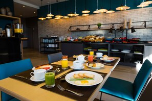 Petit déjeuner buffet compris tous les jours