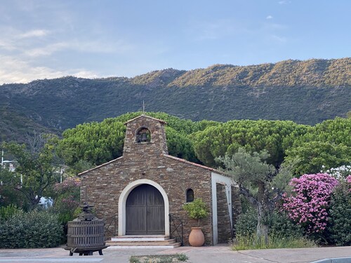 Vacation home from 2 to 14 people in Le lavandou