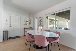 Private kitchen - Poolside at Panorama (Palm Desert)