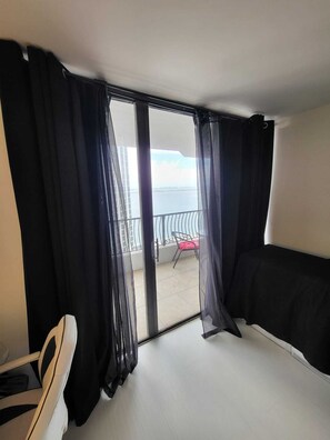 1 多间卧室、WiFi