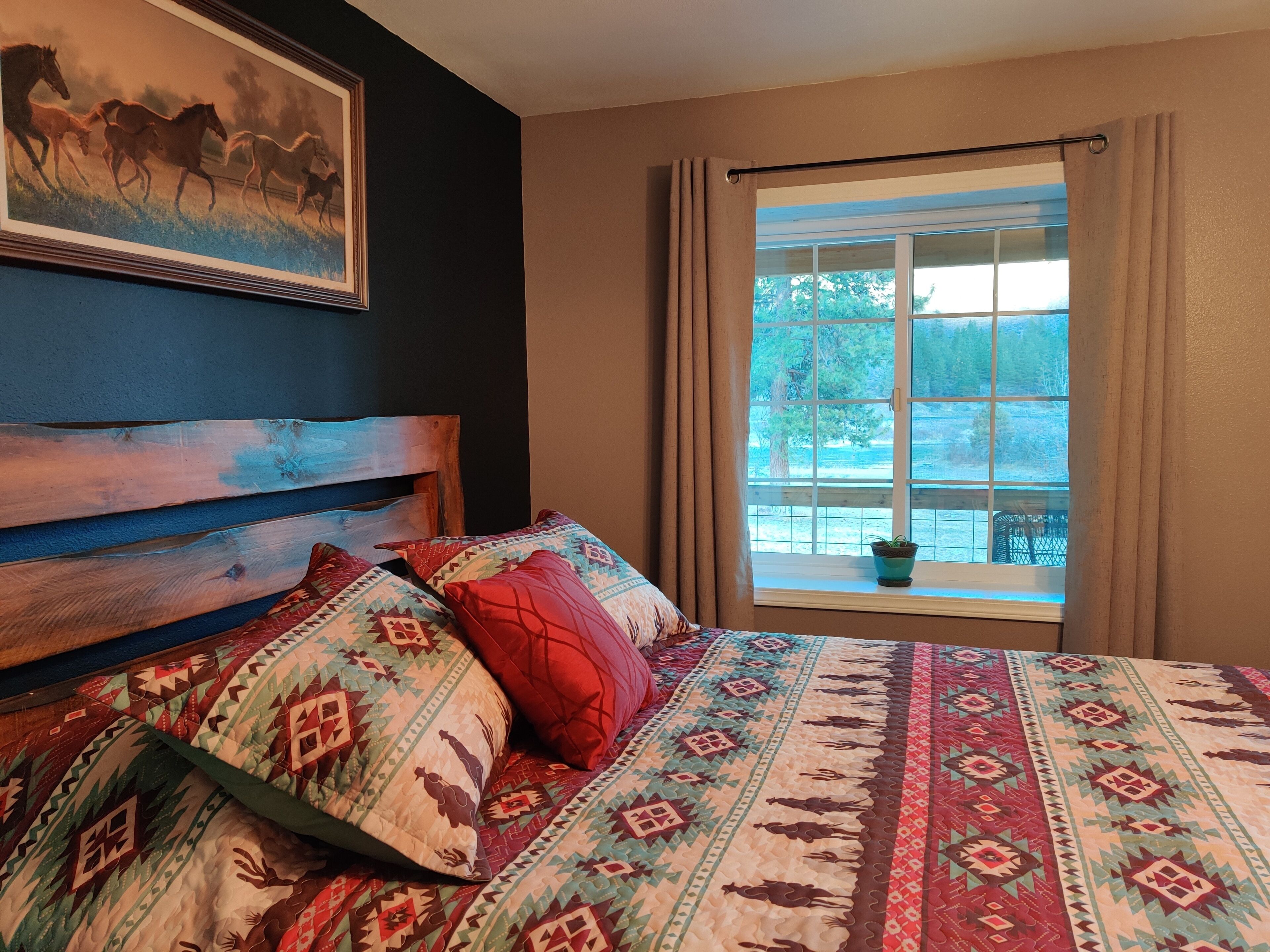 3 chambres, bureau, lit parapluie, draps fournis