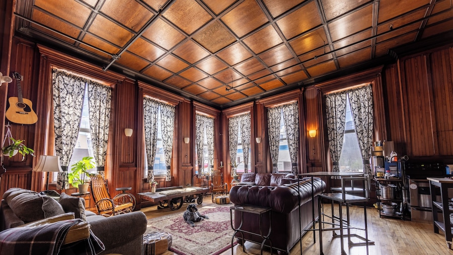 Traveler's Rest Hotel