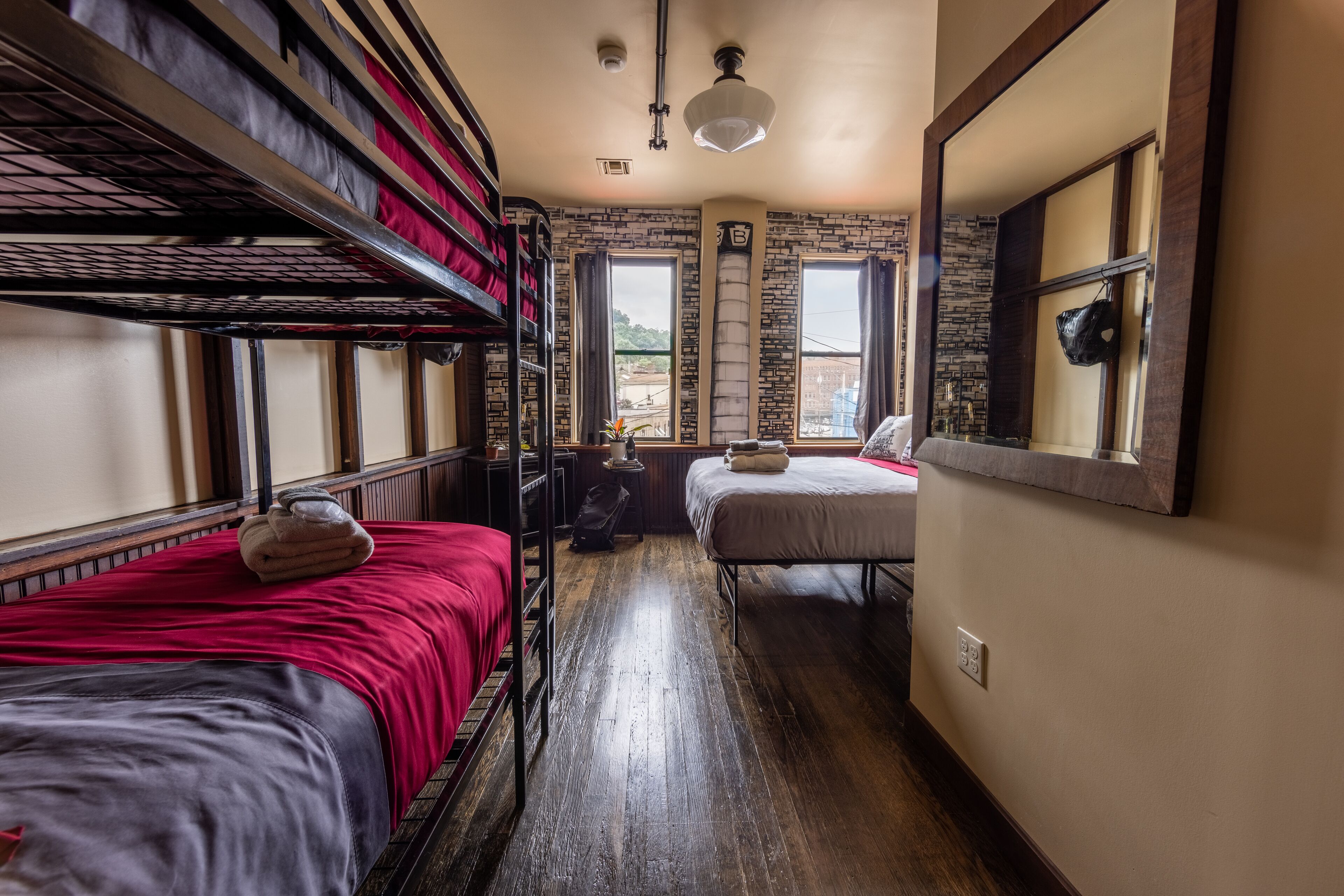 Photo - Traveler's Rest Hotel