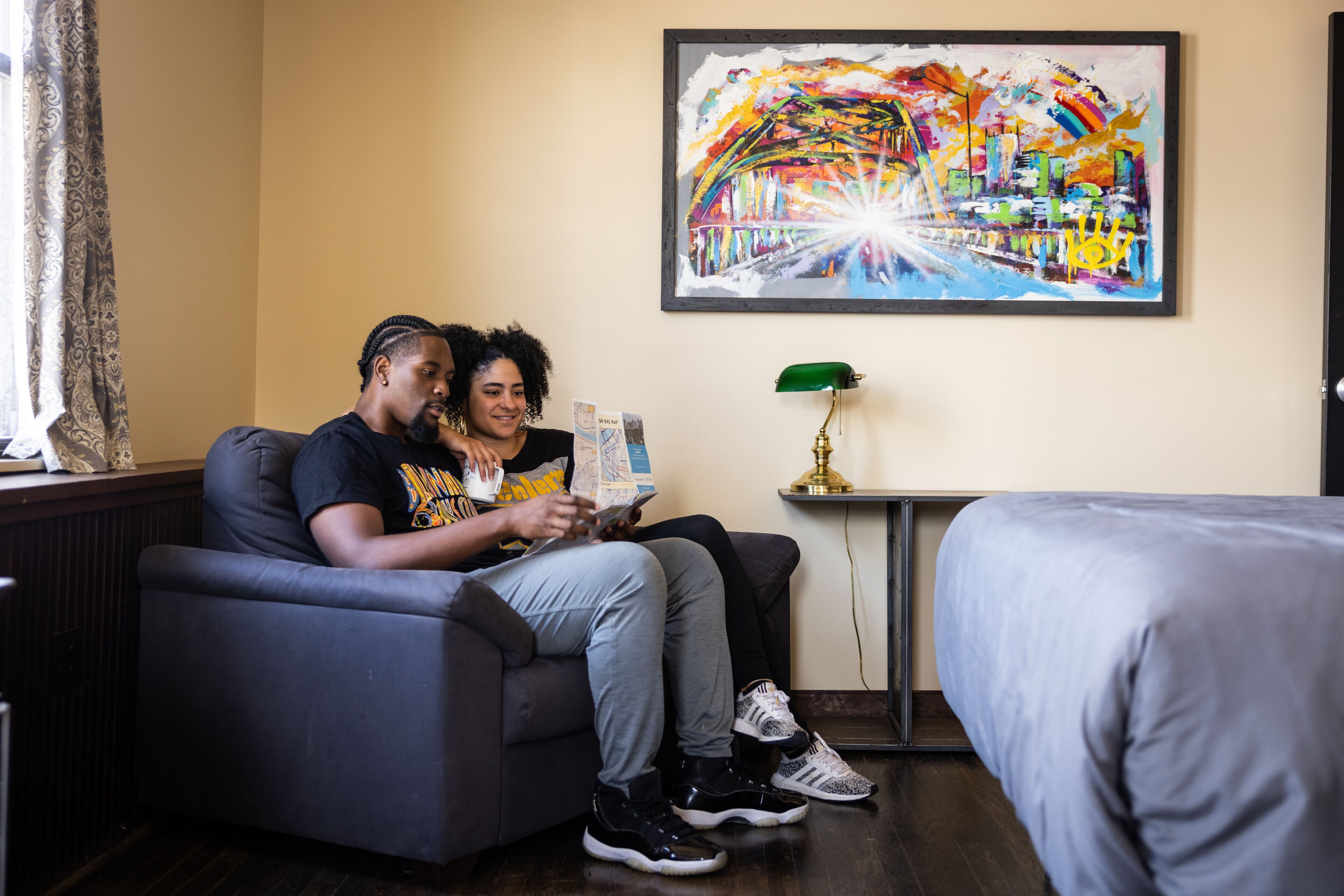 Deluxe tweepersoonskamer, 2 queensize bedden, uitzicht op stad | Individueel gedecoreerd, individueel gemeubileerd, geluiddichte muren