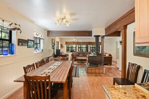 House, Multiple Beds, Kitchen | Private kitchen | Fridge, microwave, oven, stovetop - Homewood Creekside Cabin (Homewood)