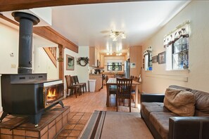 House, Multiple Beds, Kitchen | Living room | TV - Homewood Creekside Cabin (Homewood)