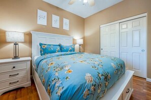 3 bedrooms, desk, iron/ironing board, free WiFi - NEW! Cozy desert getaway with private backyard and seasonal pool! (New River)