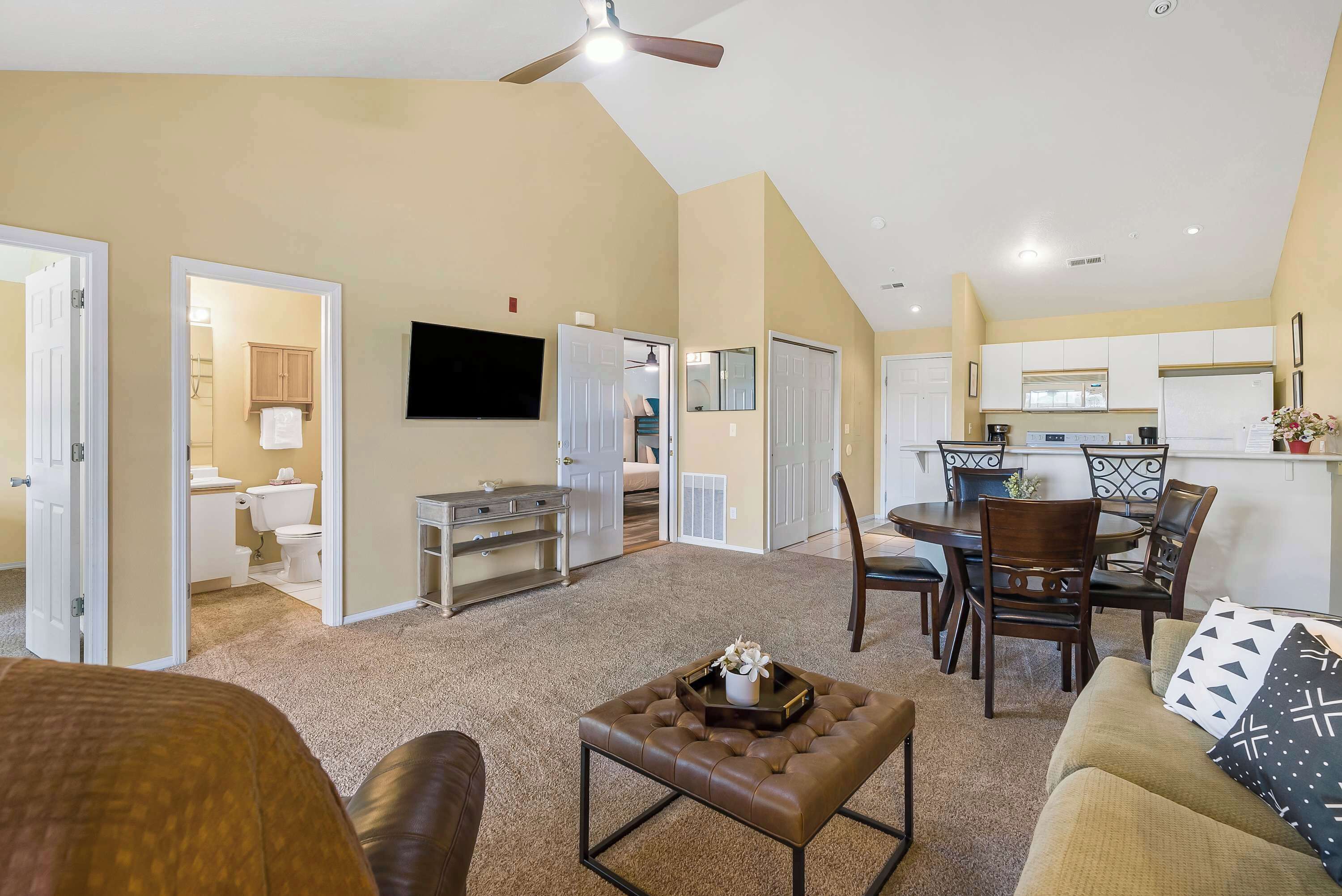 Condo, Multiple Beds, Balcony, Golf View (Spring Creek Escape) | Living area | 42-inch flat-screen TV with digital channels