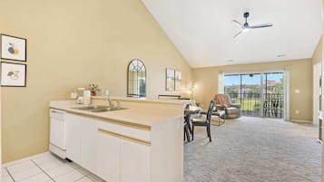 Kondominium, Beberapa Tempat Tidur, balkon, pemandangan lapangan golf (Spring Creek Escape) | Interior