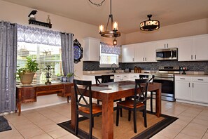 独立别墅, 多张床, 厨房 | 私人厨房 | 冰箱、微波炉、烤箱、炉灶