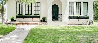 Newly remodeled 1930's cottage! Close to everything in the heart of Natchitoches