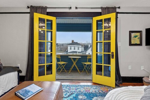 This gem sits in the heart of picturesque South Frankfort, near the Kentucky river