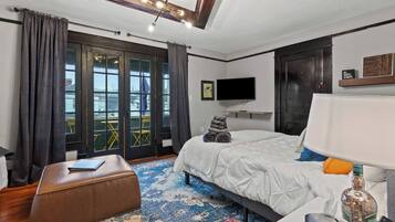 Fer et planche à repasser, Wi-Fi gratuit, draps fournis