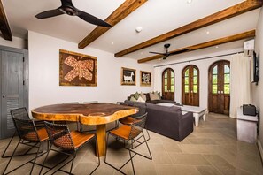 Interior - Sunny flat steps from the beach with splash pool (Las Catalinas)
