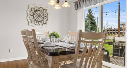 Cozy, clean home near major Green Bay hotspots