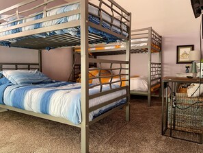 4 Schlafzimmer, Bügeleisen/Bügelbrett, Reisekinderbett, kostenloses WLAN