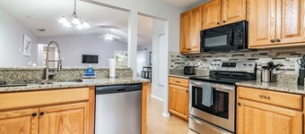 Entire House with Game Room in Lutz, Near Tampa and Wesley Chapel