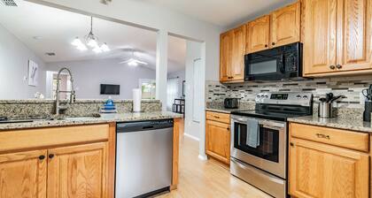 Entire House with Game Room in Lutz, Near Tampa and Wesley Chapel