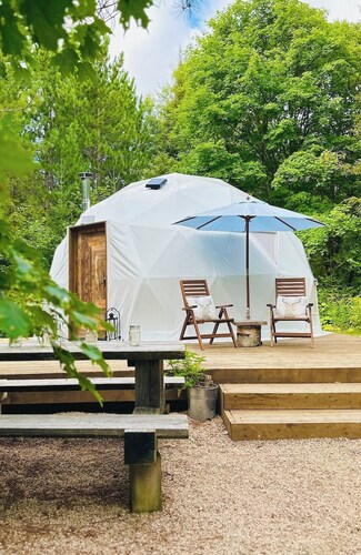 THE STARGAZER GEODOME: Shabby Chic & Very Private