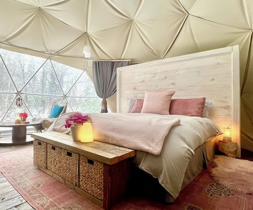 THE STARGAZER GEODOME: Shabby Chic & Very Private
