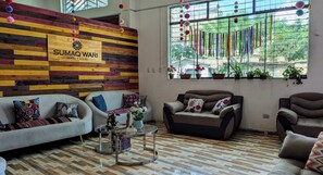 56-inch Smart TV with cable channels, TV - Sumaq Wari Hotel (Ayacucho)