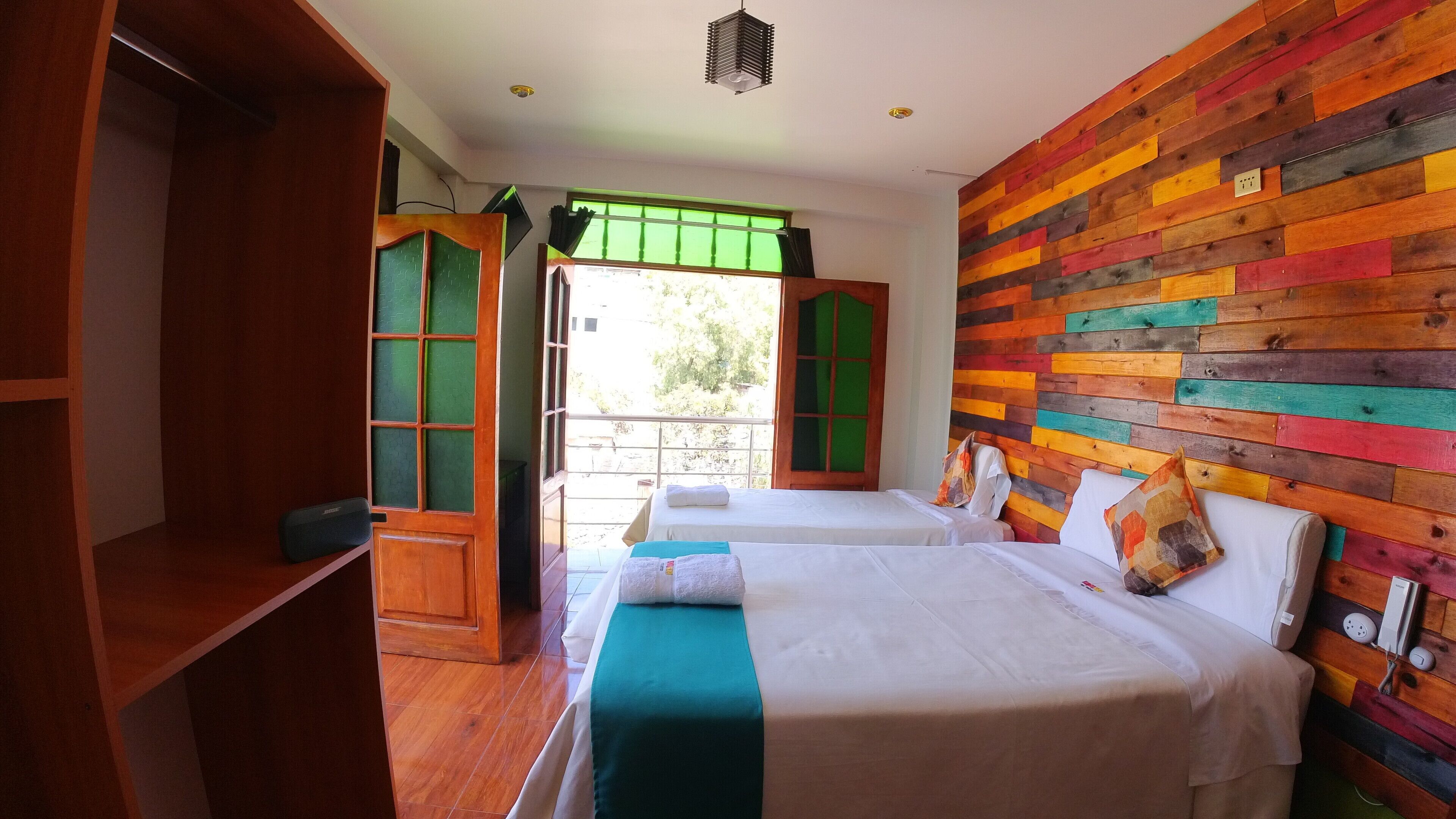 クラシック ダブルまたはツインルーム | WiFi (無料)、ベッドシーツ