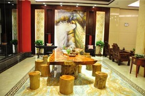 Lobby lounge - NingerHolidaylnnClearWaterBay (Ning'er)