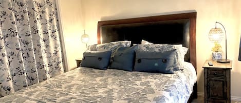 3 Schlafzimmer, hochwertige Bettwaren, Schreibtisch