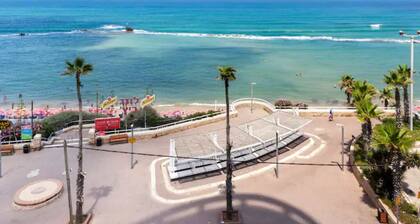 O&O Group - Amazing Sea View 3 BR APT Iconic Tower