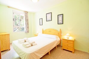 2 bedrooms, bed sheets